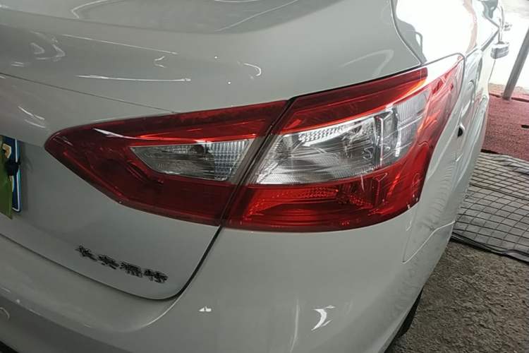 Used Ford Focus 2012 Sedan 1.6L Manual Comfort Model Exterior 3