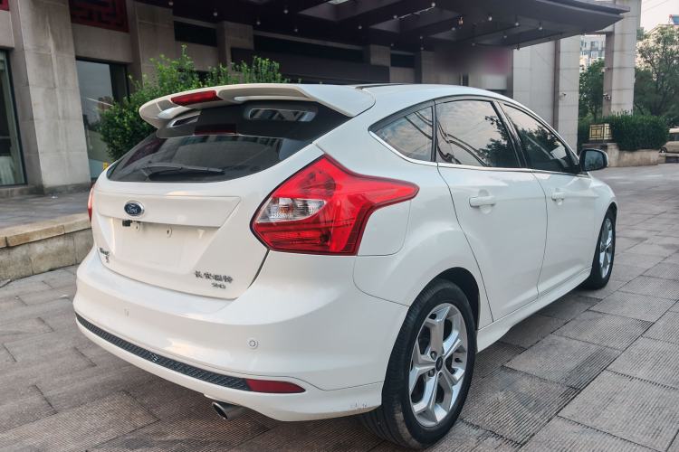 Used Ford Focus 2012 Hatchback 2.0L Automatic Luxury Sport Model Exterior 3