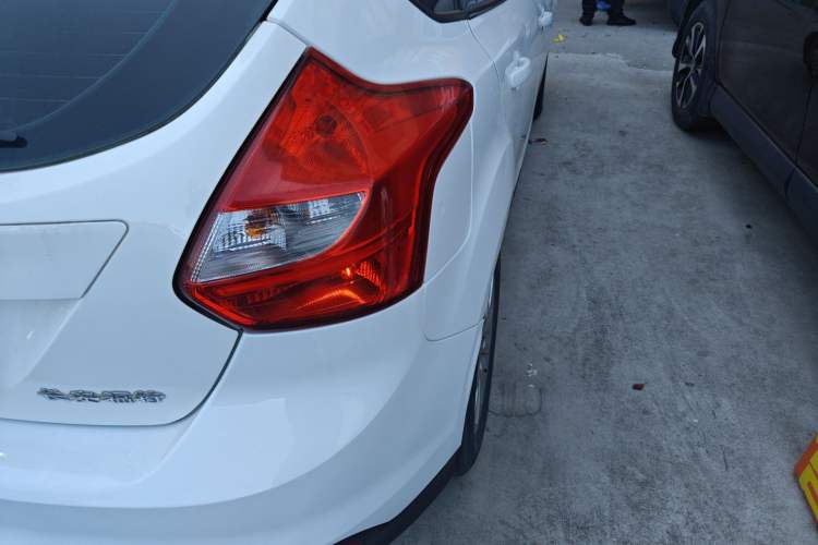Used Ford Focus 2012 Hatchback 1.6L Automatic Comfort Model Exterior 3