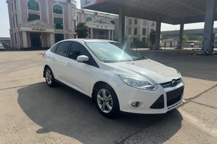 Used Ford Focus 2012 Sedan 1.6L Automatic Fashion Edition Exterior 3