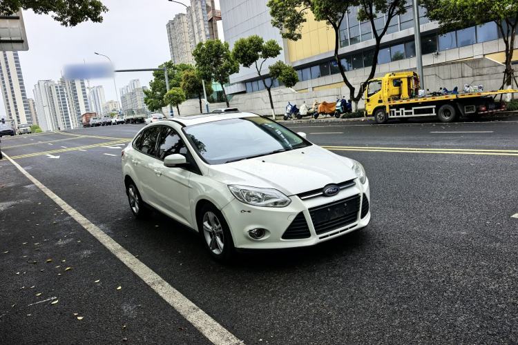 Used Ford Focus 2012 Sedan 1.6L Automatic Fashion Edition Exterior 3