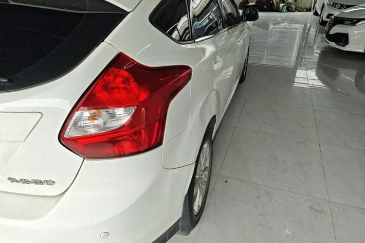 Used Ford Focus 2012 Hatchback 1.6L Automatic Comfort Model Exterior 3