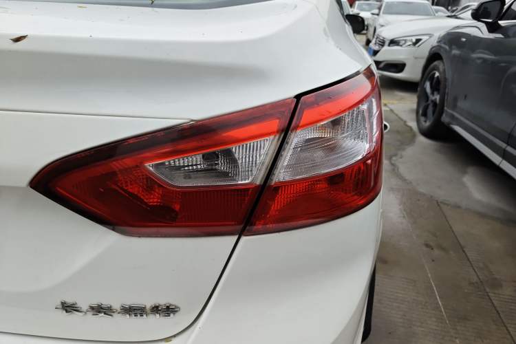 Used Ford Focus 2012 Sedan 1.6L Automatic Fashion Edition Exterior 3