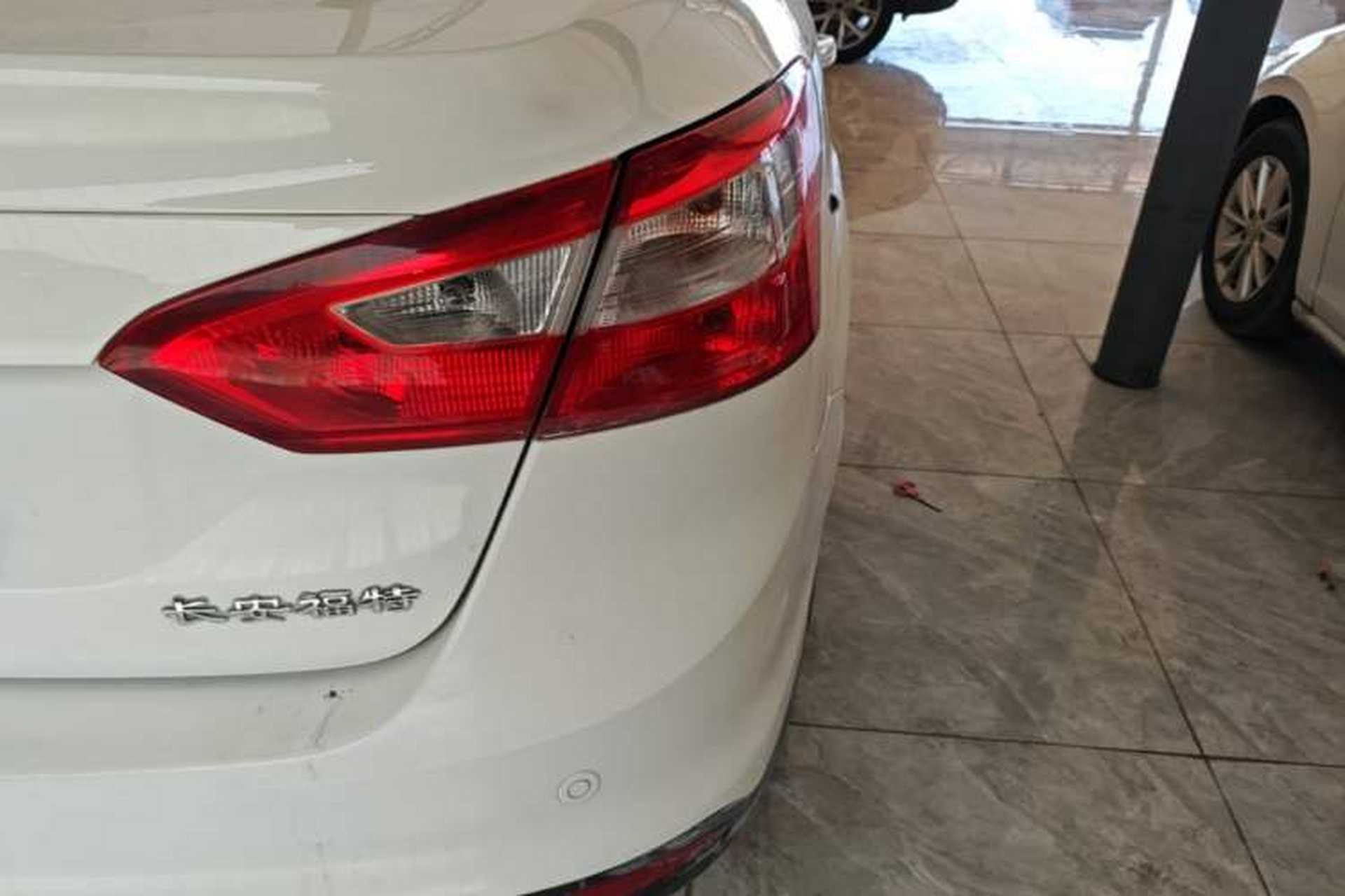 Used Ford Focus 2012 Sedan 1.6L Automatic Fashion Edition Exterior 3