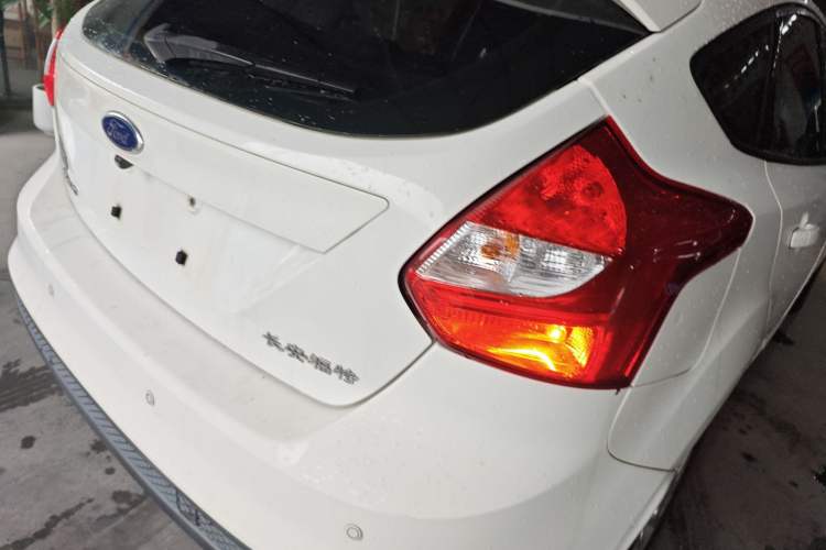 Used Ford Focus 2012 Hatchback 1.6L Automatic Comfort Model Exterior 3