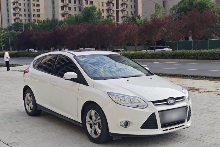 Used Ford Focus 2012 Hatchback 1.6L Manual Fashion Edition Exterior 3