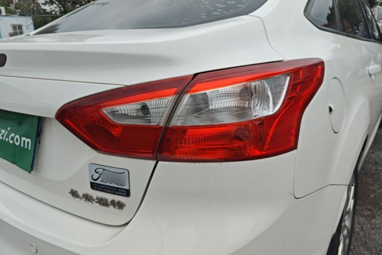 Used Ford Focus 2012 Sedan 1.6L Automatic Comfort Model Exterior 3