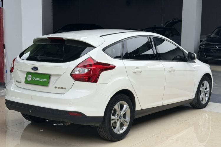 Used Ford Focus 2012 Hatchback 1.6L Automatic Fashion Edition Exterior 3
