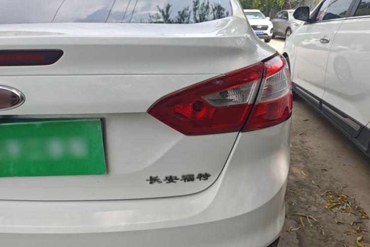 Used Ford Focus 2012 Sedan 1.6L Manual Comfort Model Exterior 3