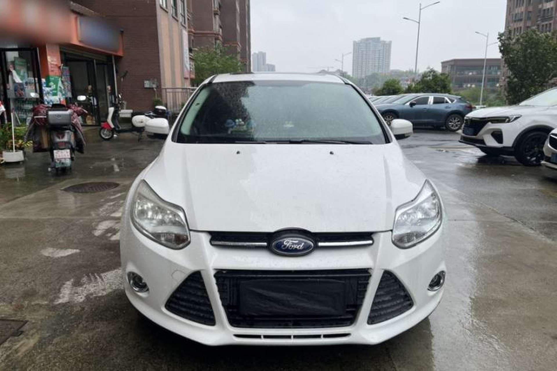Used Ford Focus 2012 Hatchback 1.6L Automatic Fashion Edition Exterior 4