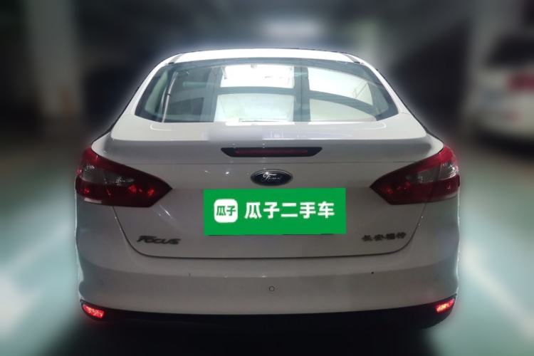 Used Ford Focus 2012 Sedan 1.6L Automatic Fashion Edition Exterior 4