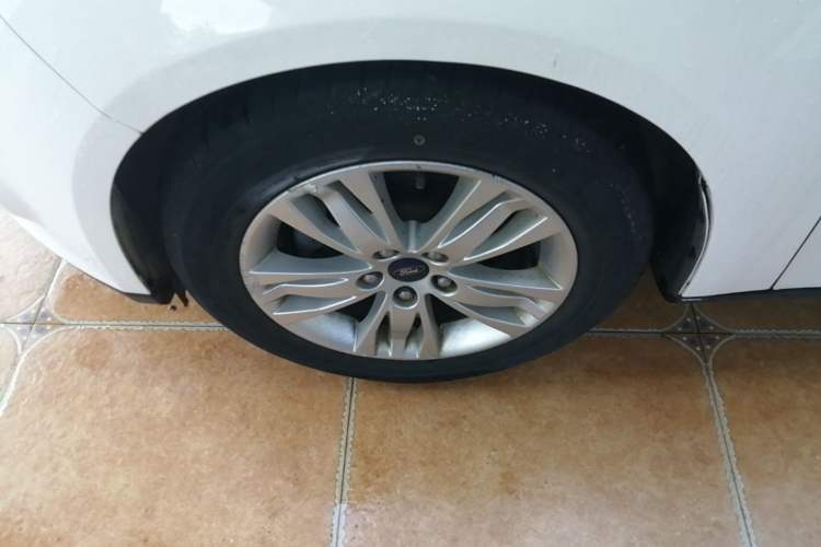 Used Ford Focus 2012 Sedan 1.6L Automatic Comfort Model Exterior 4