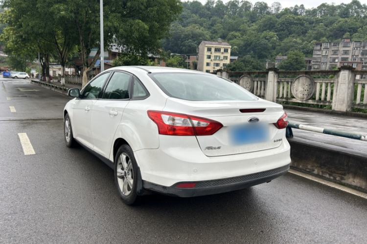 Used Ford Focus 2012 Sedan 1.6L Automatic Fashion Edition Exterior 4