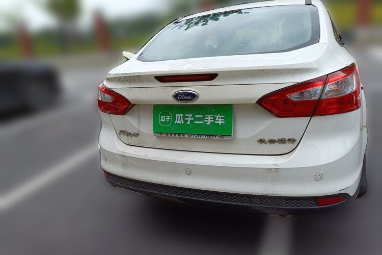 Used Ford Focus 2012 Sedan 1.6L Manual Fashion Edition Exterior 4