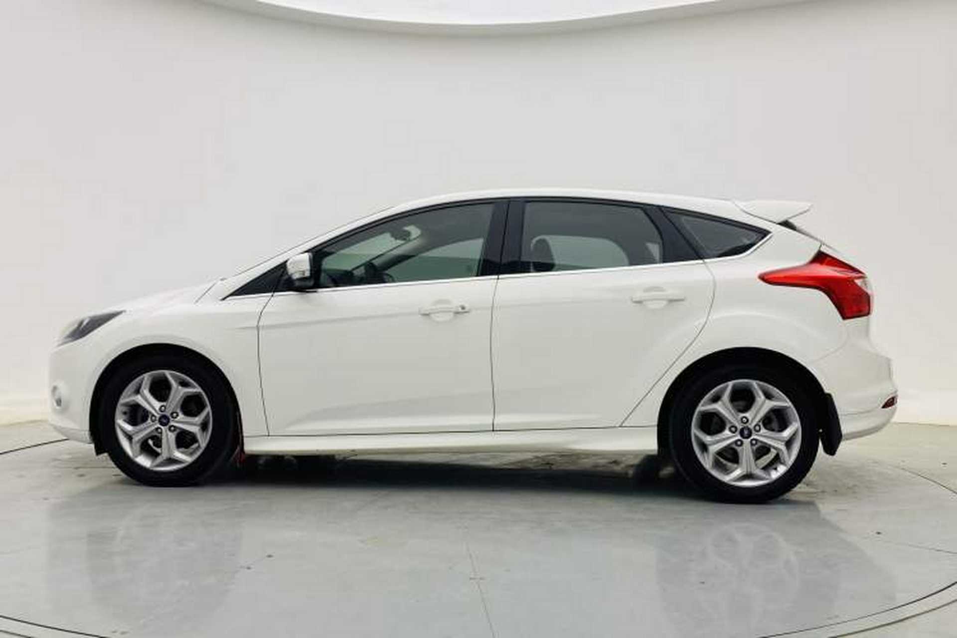 Used Ford Focus 2012 Hatchback 2.0L Automatic Luxury Sport Model Exterior 4