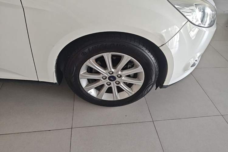 Used Ford Focus 2012 Sedan 1.6L Automatic Prestige Model Exterior 4