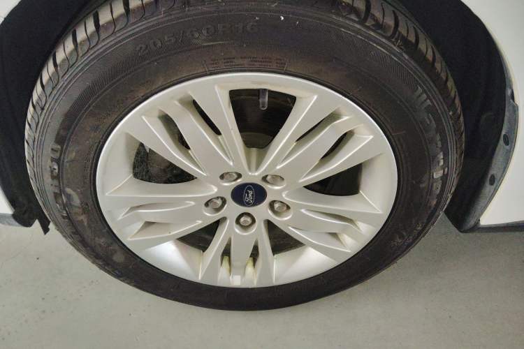 Used Ford Focus 2012 Sedan 1.6L Manual Comfort Model Exterior 4