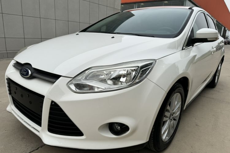 Used Ford Focus 2012 Sedan 1.6L Automatic Comfort Model Exterior 4