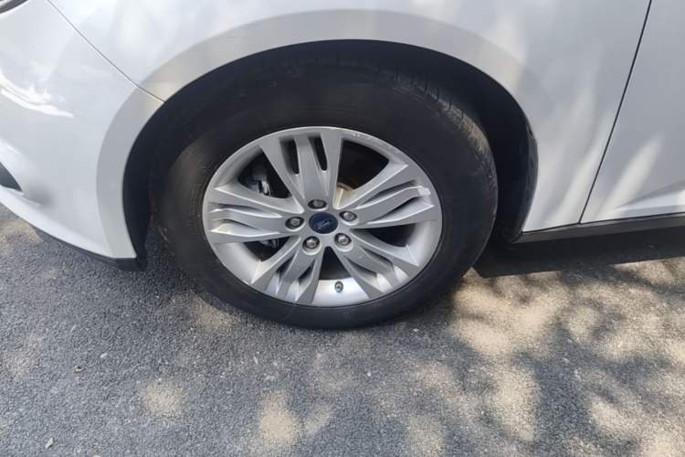 Used Ford Focus 2012 Sedan 1.6L Automatic Comfort Model Exterior 4
