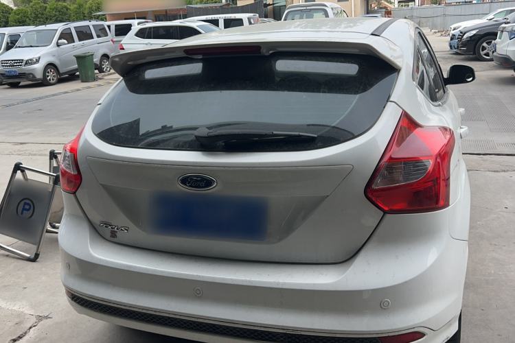 Used Ford Focus 2012 Hatchback 2.0L Automatic Luxury Sport Model Exterior 4