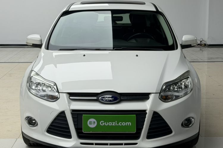 Used Ford Focus 2012 Hatchback 1.6L Automatic Fashion Edition Exterior 4