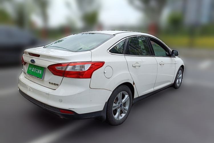 Used Ford Focus 2012 Sedan 1.6L Manual Fashion Edition Exterior 5