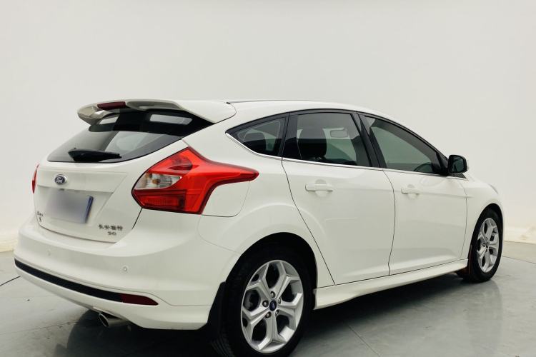 Used Ford Focus 2012 Hatchback 2.0L Automatic Luxury Sport Model Exterior 5
