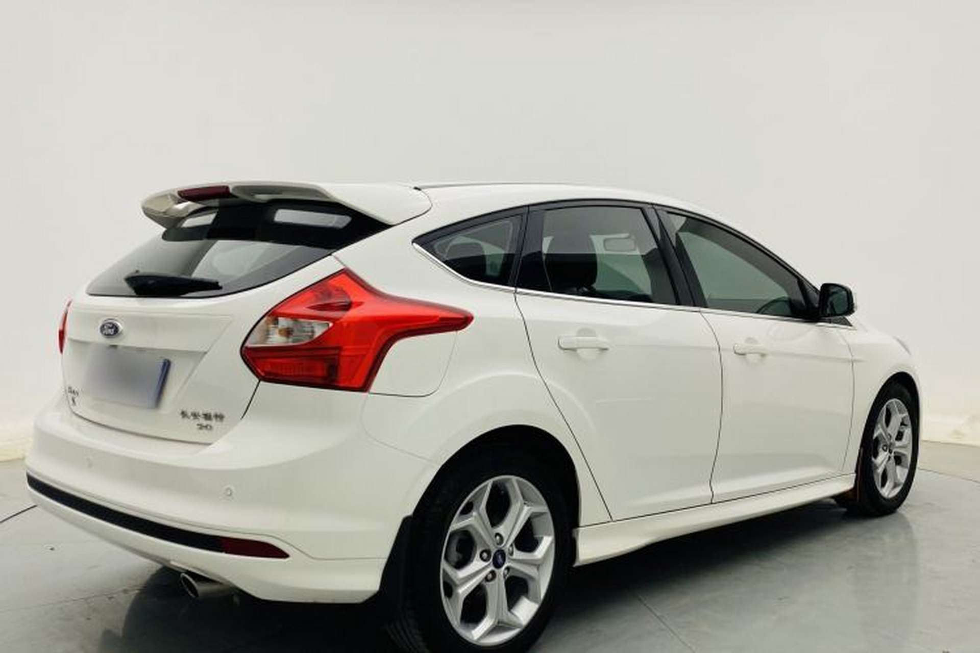 Used Ford Focus 2012 Hatchback 2.0L Automatic Luxury Sport Model Exterior 5