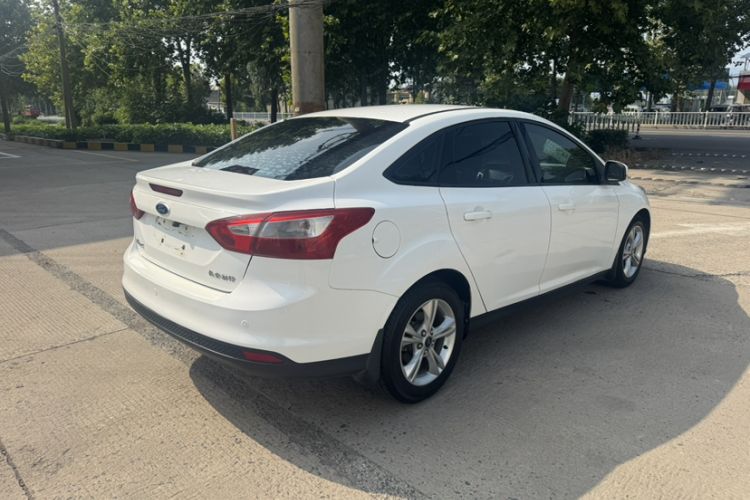 Used Ford Focus 2012 Sedan 1.6L Automatic Fashion Edition Exterior 5