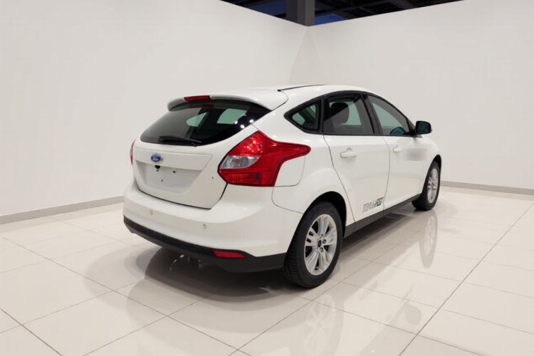 Used Ford Focus 2012 Hatchback 1.6L Automatic Comfort Model Exterior 5