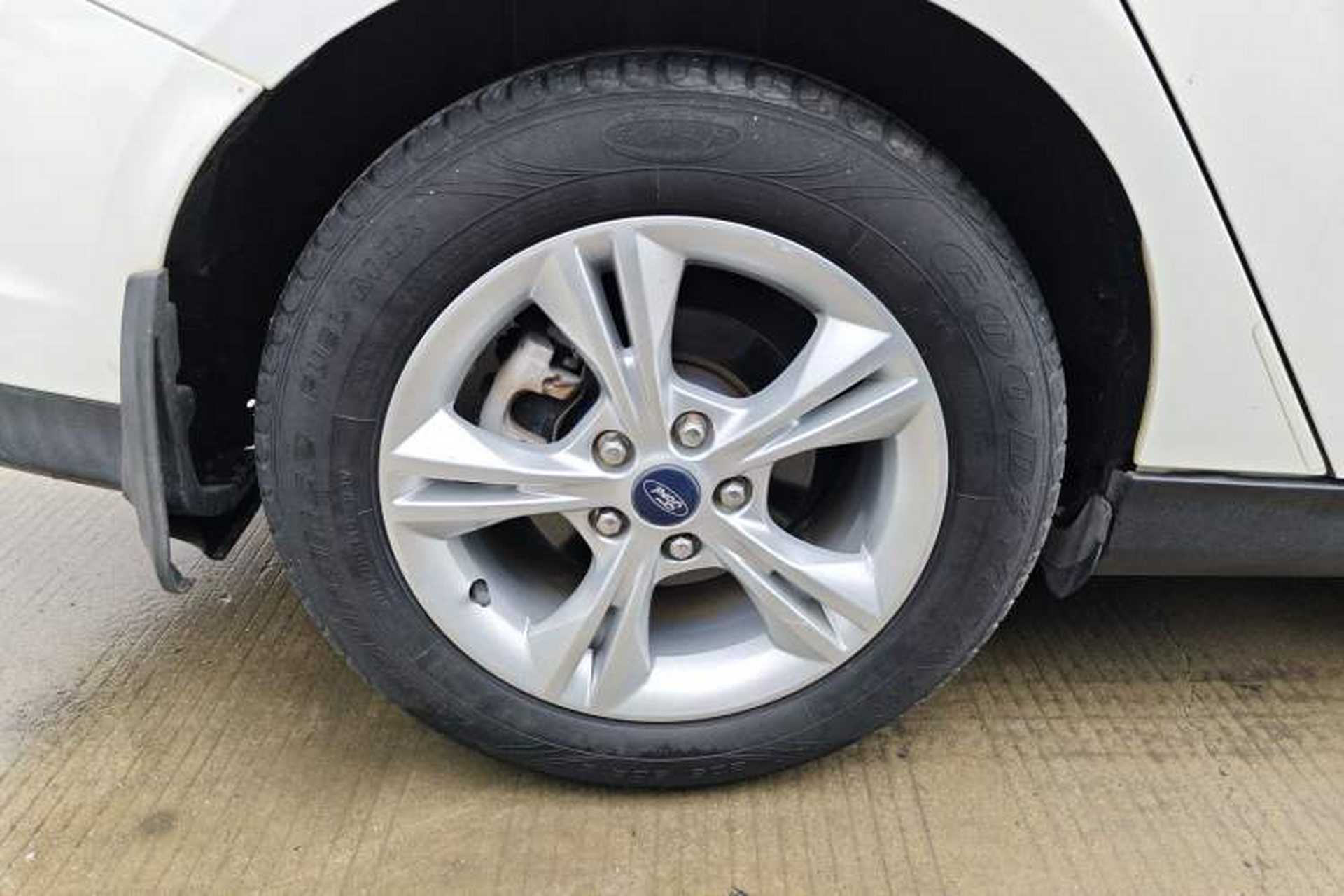 Used Ford Focus 2012 Sedan 1.6L Automatic Fashion Edition Exterior 5