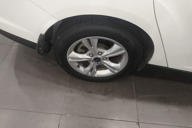 Used Ford Focus 2012 Sedan 1.6L Automatic Fashion Edition Exterior 5