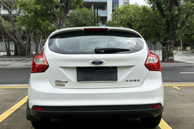 Used Ford Focus 2012 Hatchback 1.6L Automatic Fashion Edition Exterior 5