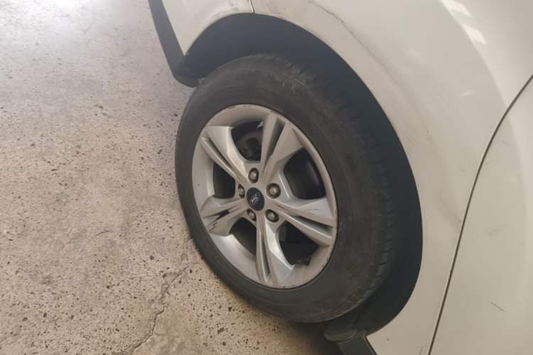 Used Ford Focus 2012 Sedan 1.6L Manual Fashion Edition Exterior 5