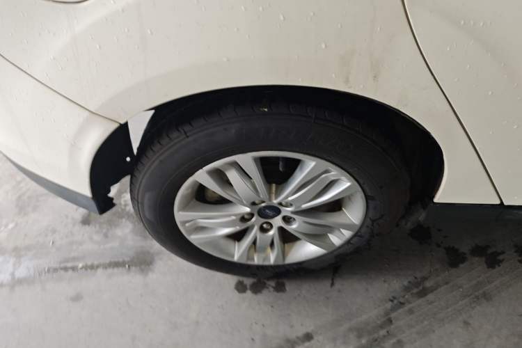 Used Ford Focus 2012 Hatchback 1.6L Automatic Comfort Model Exterior 5
