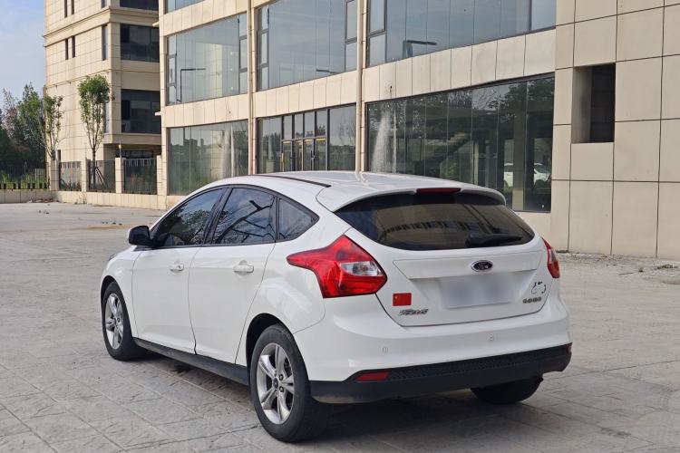 Used Ford Focus 2012 Hatchback 1.6L Manual Fashion Edition Exterior 5