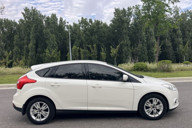 Used Ford Focus 2012 Hatchback 1.6L Automatic Comfort Model Exterior 5