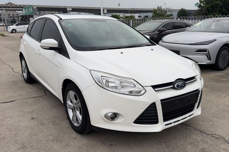 Used Ford Focus 2012 Hatchback 1.6L Automatic Fashion Edition Exterior 6