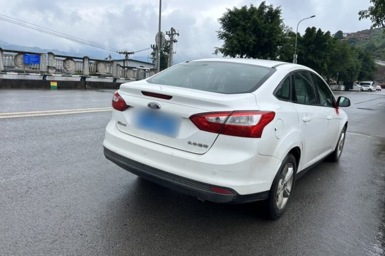 Used Ford Focus 2012 Sedan 1.6L Automatic Fashion Edition Exterior 6