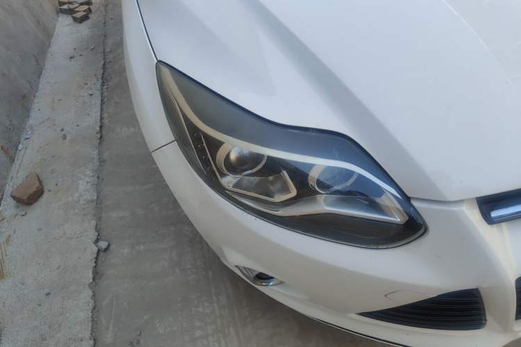 Used Ford Focus 2012 Hatchback 2.0L Manual Luxury Sport Model Exterior 6