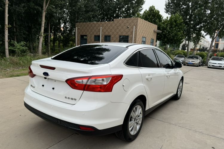 Used Ford Focus 2012 Sedan 1.6L Automatic Comfort Model Exterior 6