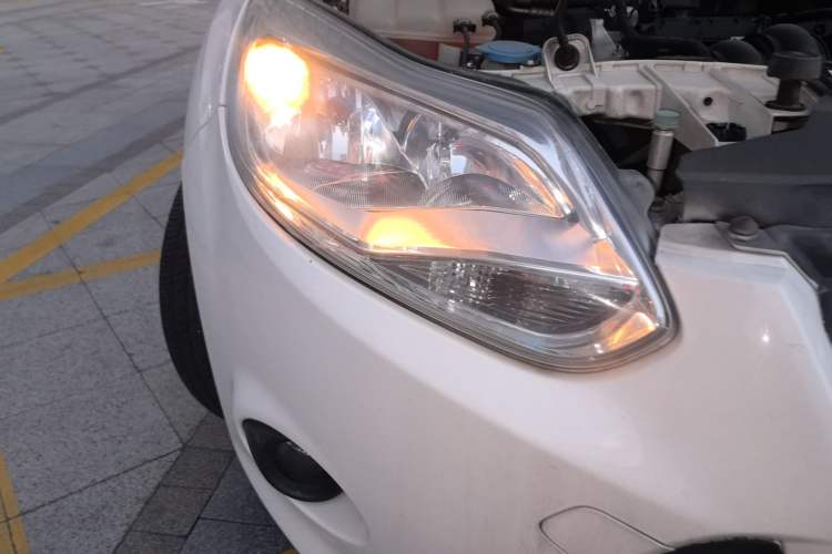 Used Ford Focus 2012 Hatchback 1.6L Automatic Comfort Model Exterior 6