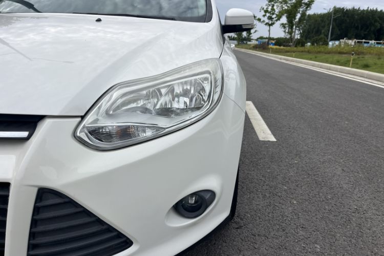 Used Ford Focus 2012 Hatchback 1.6L Automatic Comfort Model Exterior 6