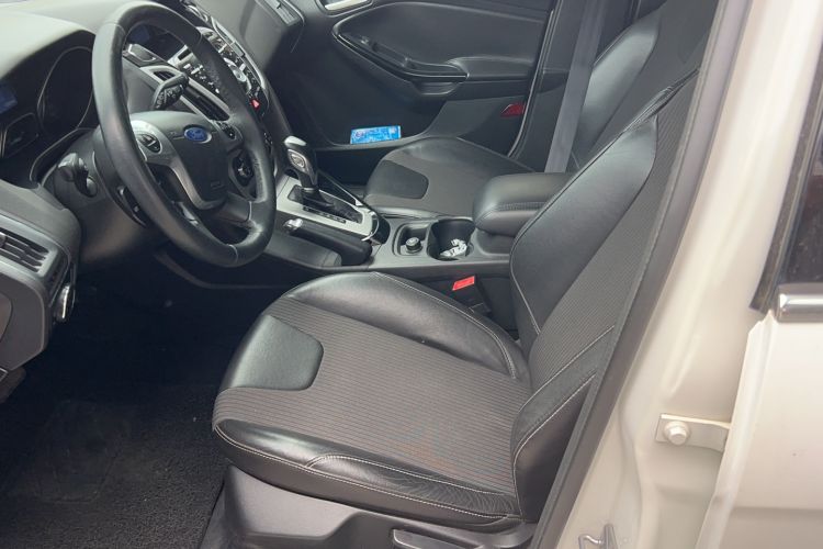 Used Ford Focus 2012 Hatchback 2.0L Automatic Luxury Sport Model Exterior 6