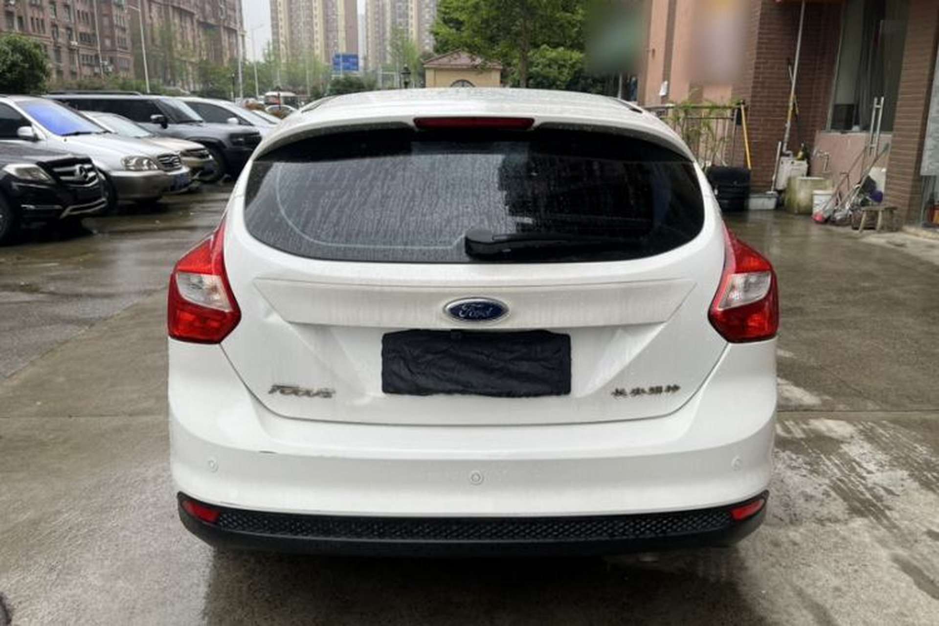 Used Ford Focus 2012 Hatchback 1.6L Automatic Fashion Edition Exterior 7