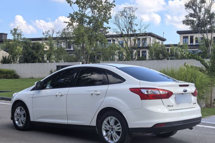 Used Ford Focus 2012 Sedan 1.6L Automatic Comfort Model Exterior 7