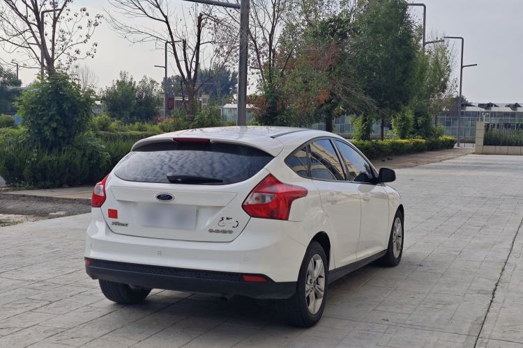 Used Ford Focus 2012 Hatchback 1.6L Manual Fashion Edition Exterior 7