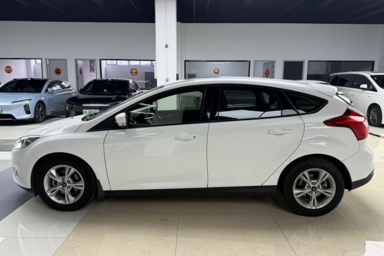 Used Ford Focus 2012 Hatchback 1.6L Automatic Fashion Edition Exterior 7