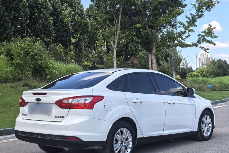 Used Ford Focus 2012 Sedan 1.6L Automatic Comfort Model Exterior 8