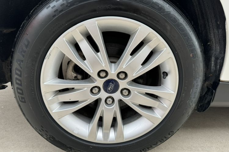 Used Ford Focus 2012 Sedan 1.6L Automatic Comfort Model Exterior 8